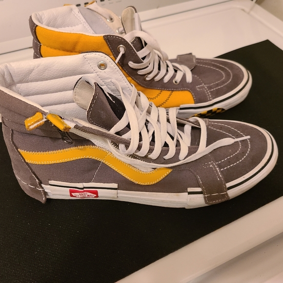 Shoes - Picture 2 of 4